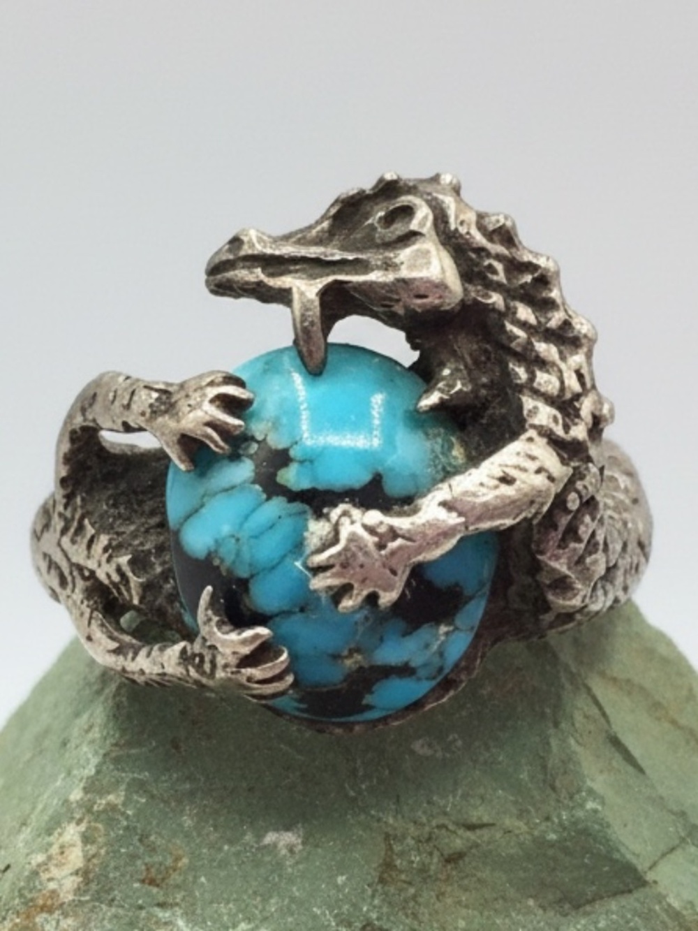 Size 8.5 Vintage Sterling Silver Dragon Turquoise Ring, Figural Dragon Claw